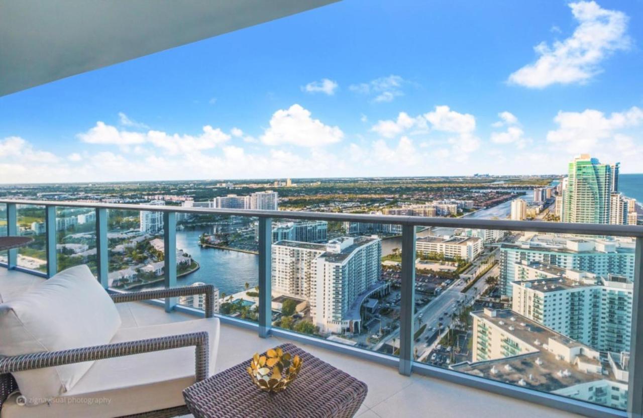 Contemporary Beach Resort Condos Dania Beach Bagian luar foto