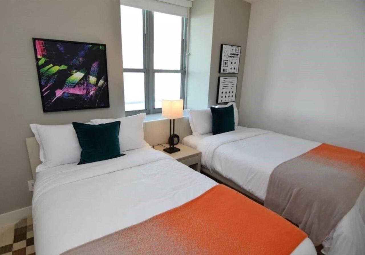 Contemporary Beach Resort Condos Dania Beach Bagian luar foto